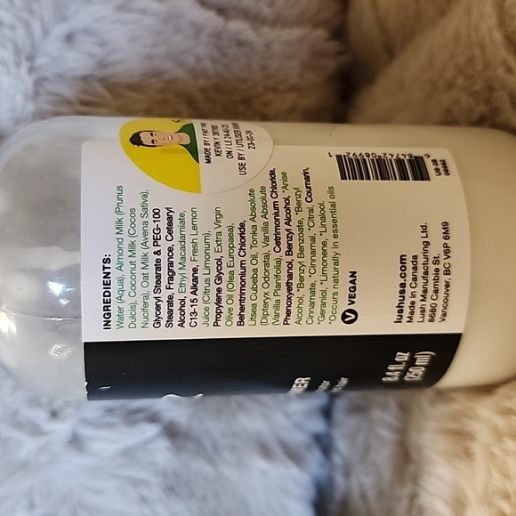 Lush Super Milk Hair Conditioner Spray - Picture 2 of 5